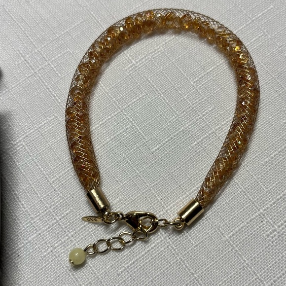 Avon Elegant Gold-Toned Bracelet. Wishing Dust Sparkle Bracelet. Gold. - Picture 4 of 4